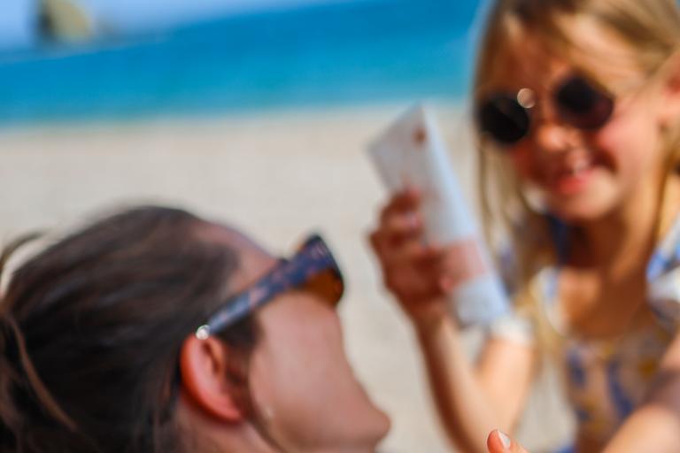 Verantwoord smeren op vakantie met TUI en Naïf